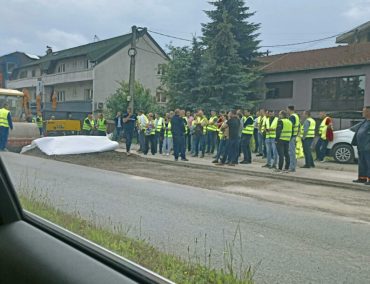 ŠTA SE DEŠAVA Na Zapadnom tranzitu skinut sloj asfalta, dok građevinci posmatraju, vozači bjesne zbog gužvi